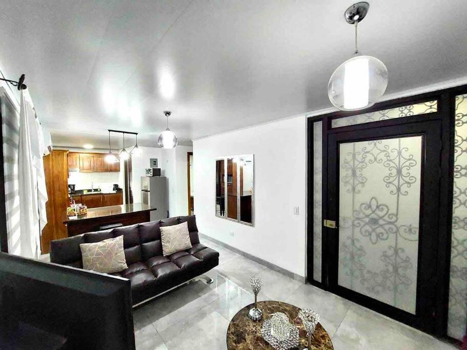 Airport Sjo Residence - Edward & Familia Inn Santiago Este Exterior photo