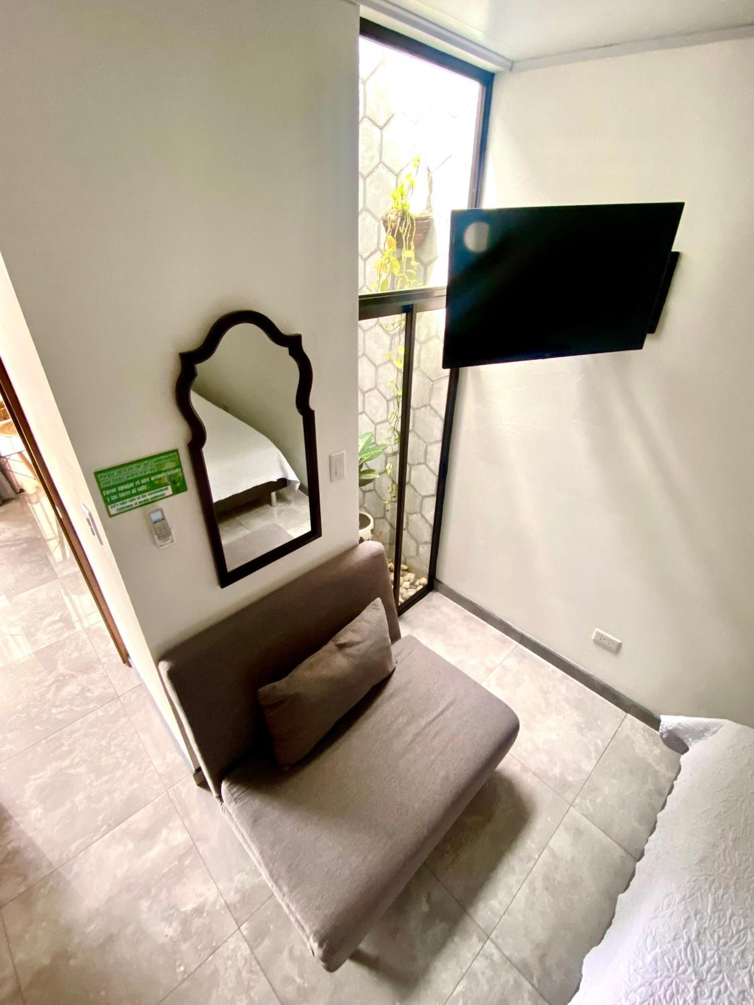 Airport Sjo Residence - Edward & Familia Inn Santiago Este Exterior photo